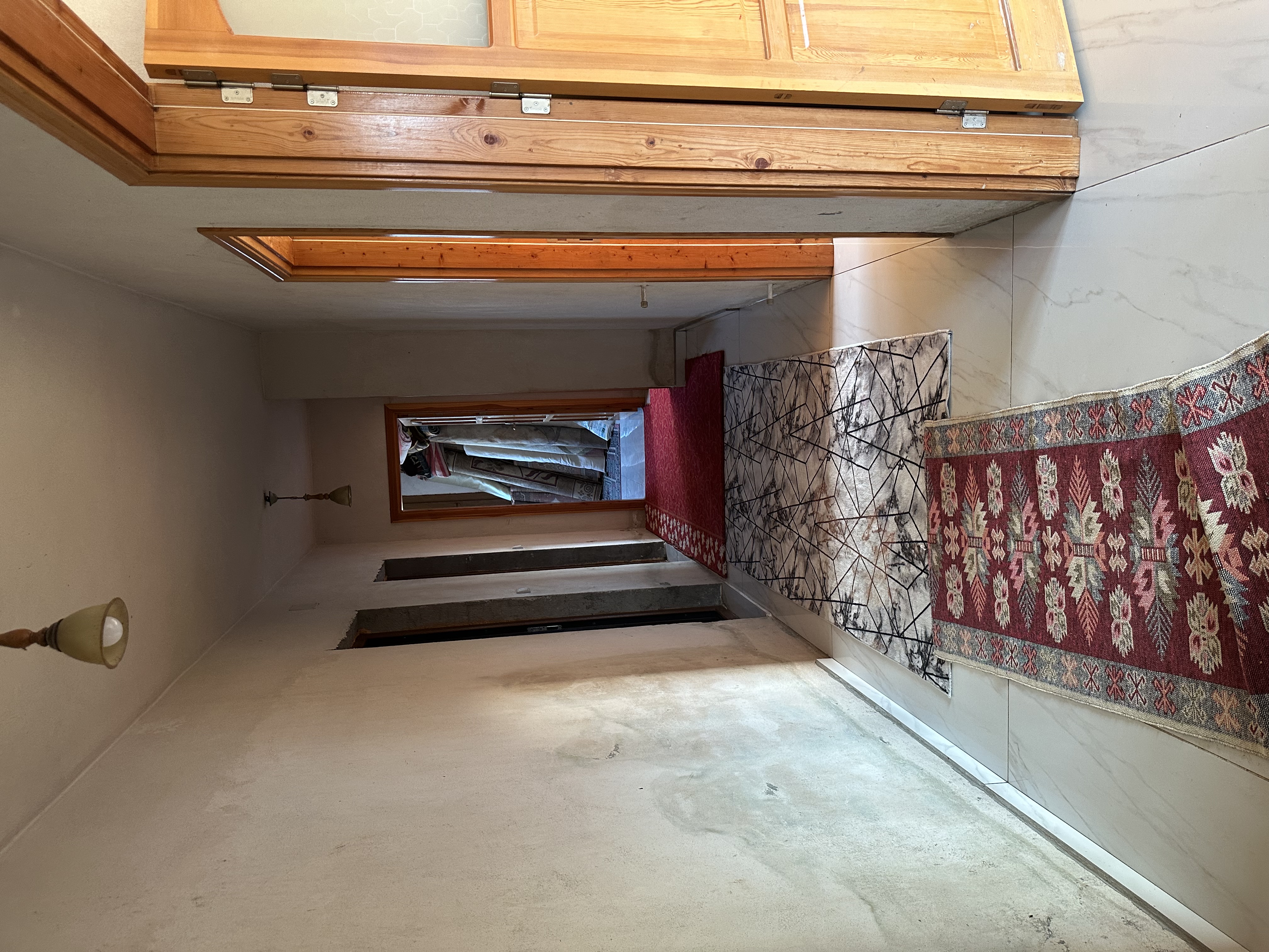 Ceza Evi yolu üzerinde 